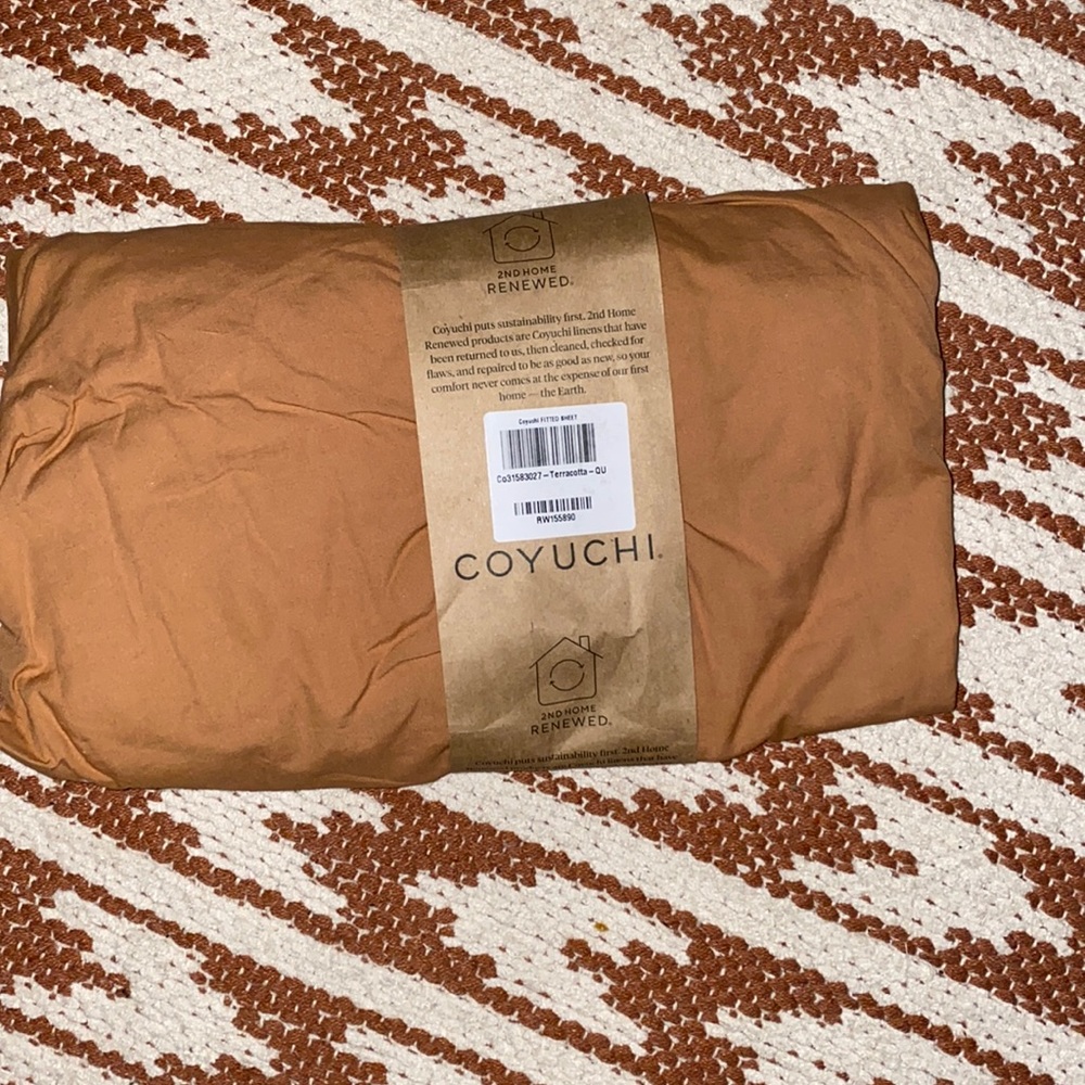 Coyuchi Queen fitted sheet
